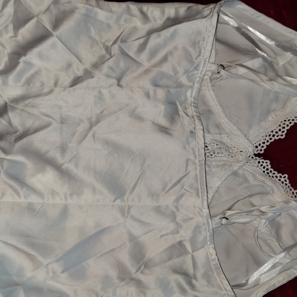 More to come Violet lace Cami - Picture 5 of 5